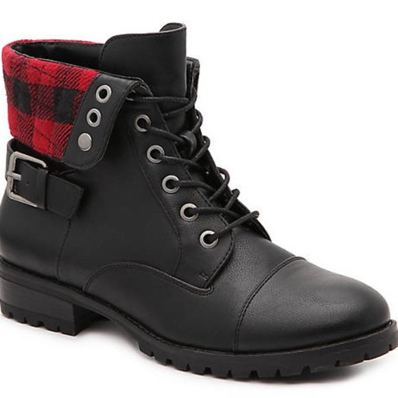 ONE GOOD SHOE...AND TWO...AND THREE..ETC., ETC, ETC! - Picture 8 of 16